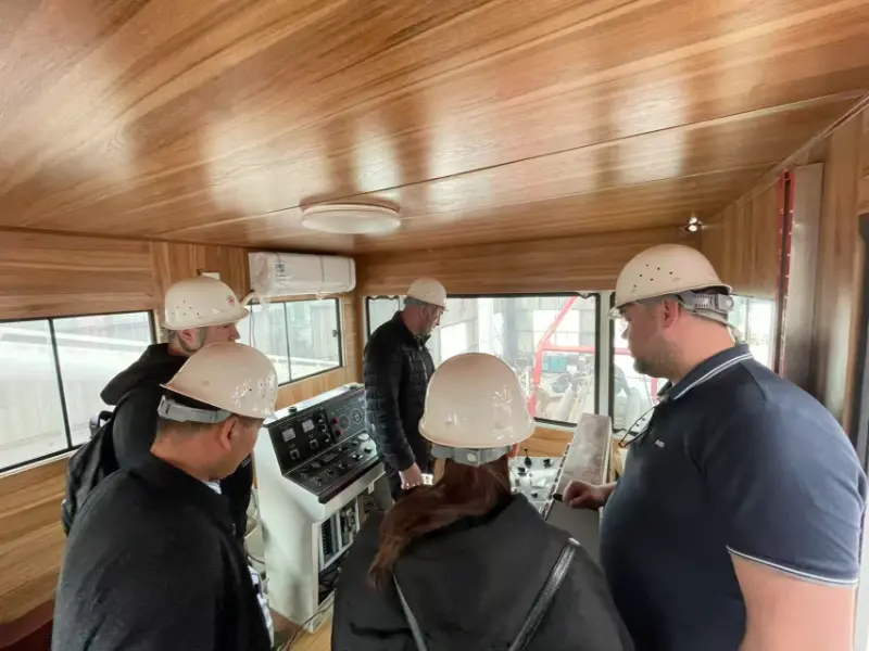 JMD550 절단기 흡입 준설선 점검을 위한 러시아 고객 Vist